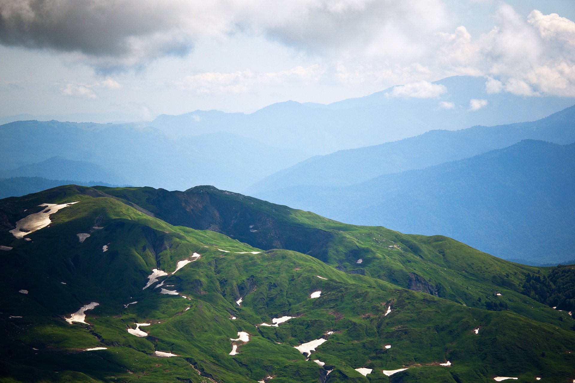 paesaggio montagne mattina estate adygea russia caucaso