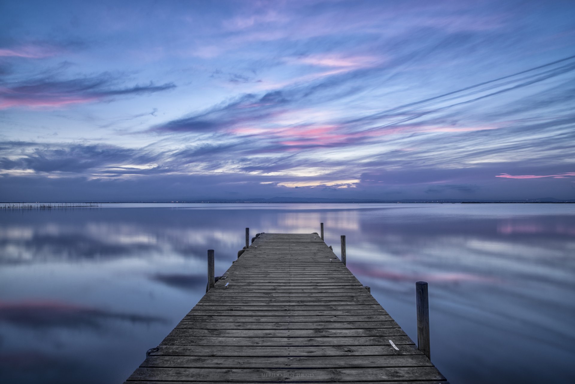 espagne mer eau surface en bois pont soir ciel nuages réflexion