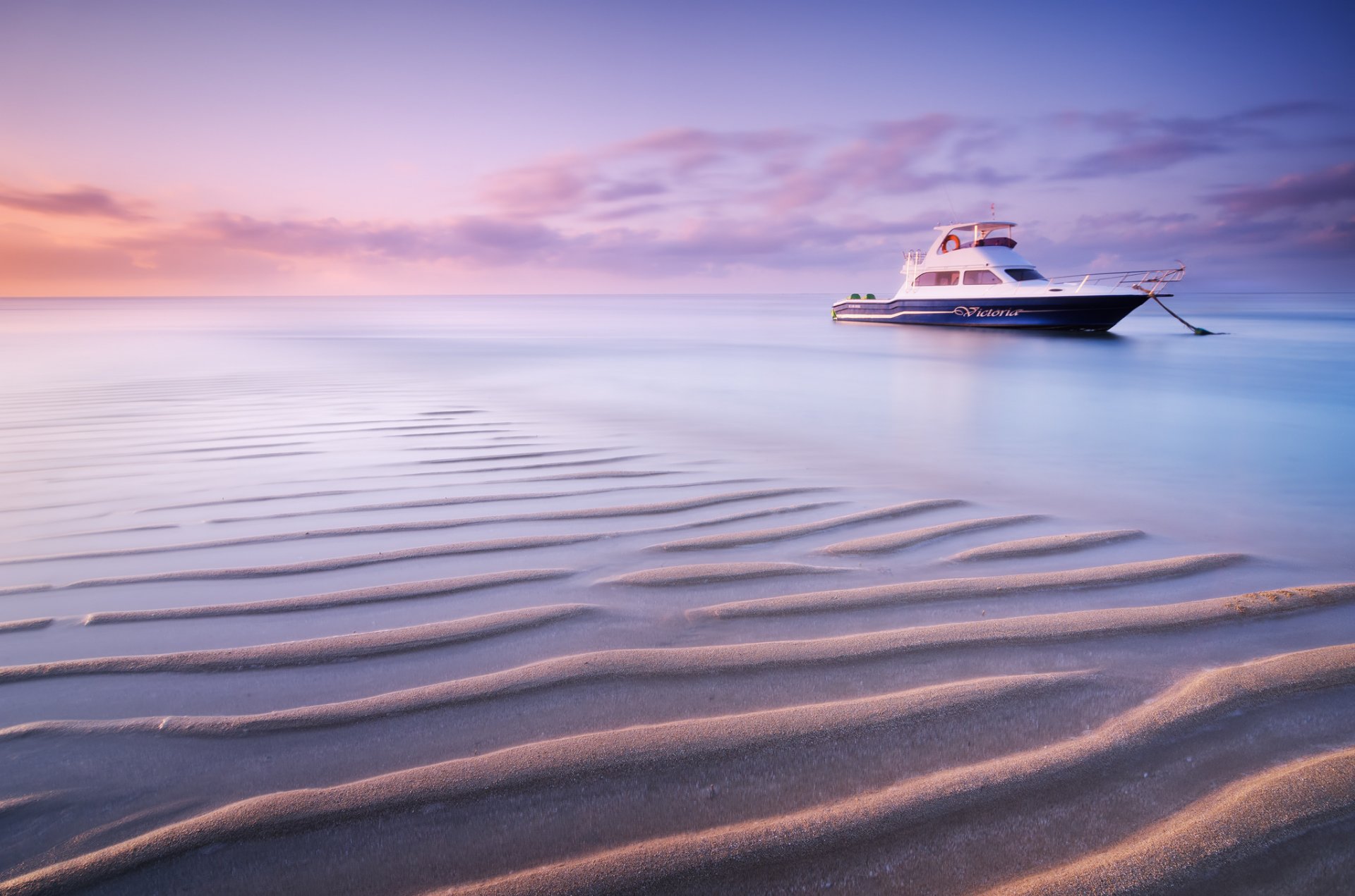 świt plaża ocean piasek łódź