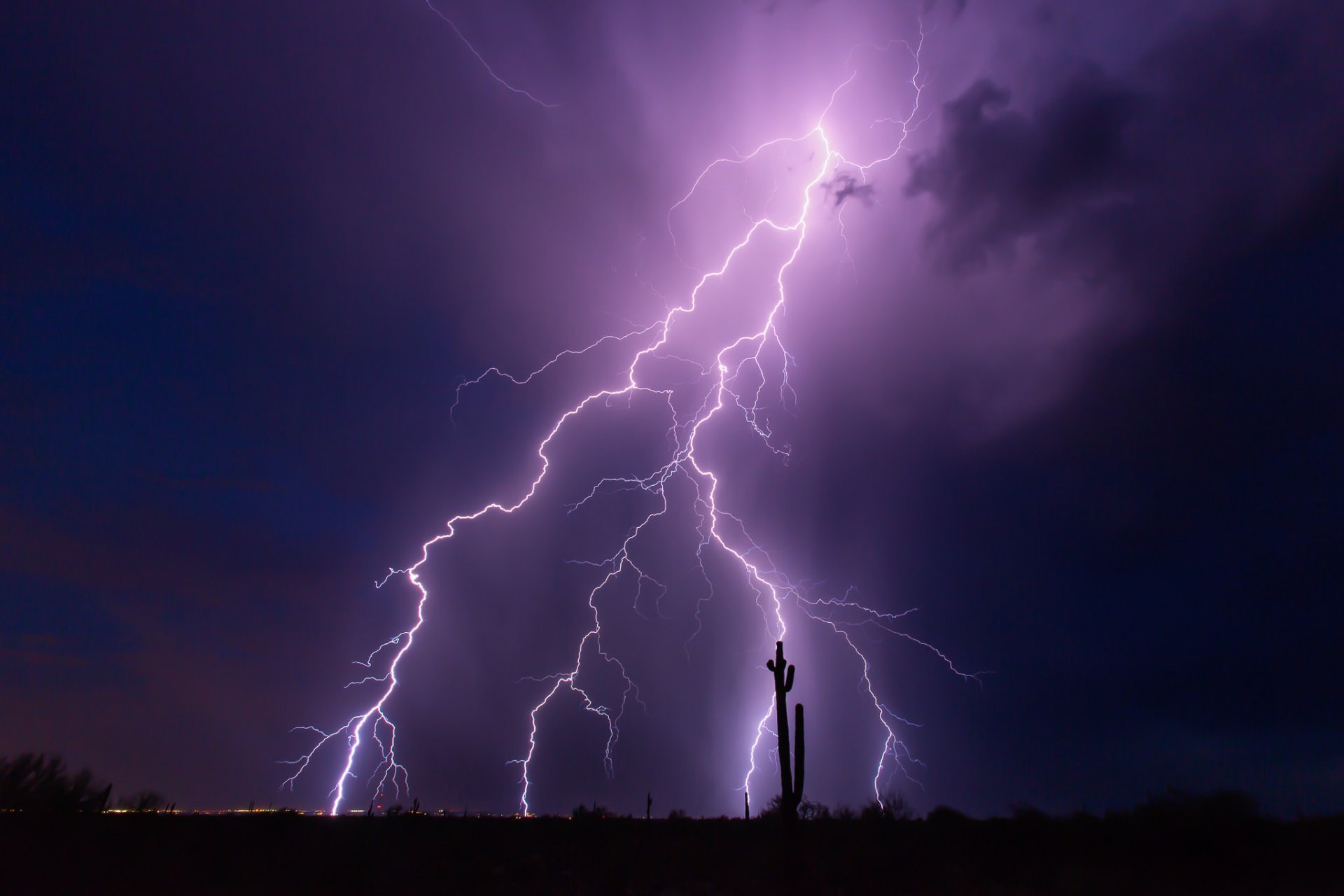 stati uniti arizona notte temporale fulmine viola cielo nuvole