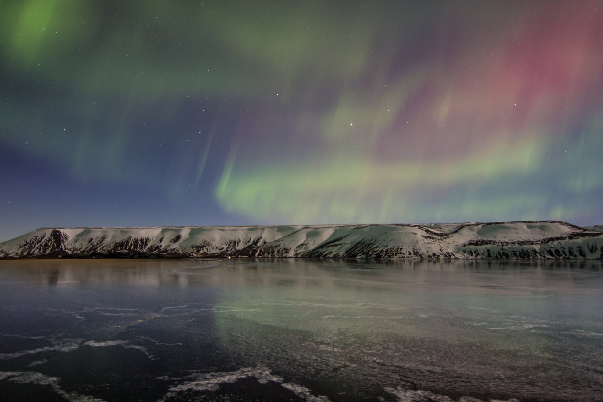 islandia jezioro lód śnieg noc niebo zorza polarna