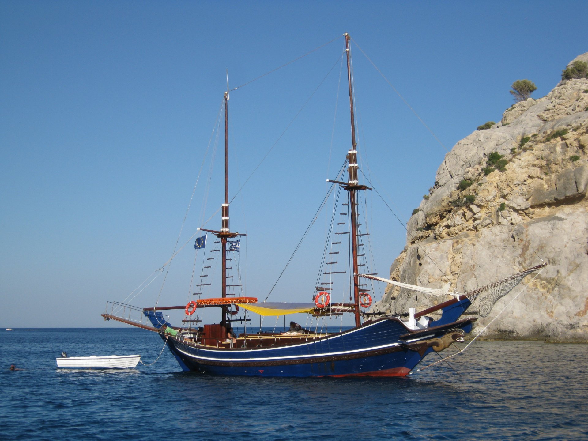 schiffe mittelmeer felsen himmel blau schiff segelboot