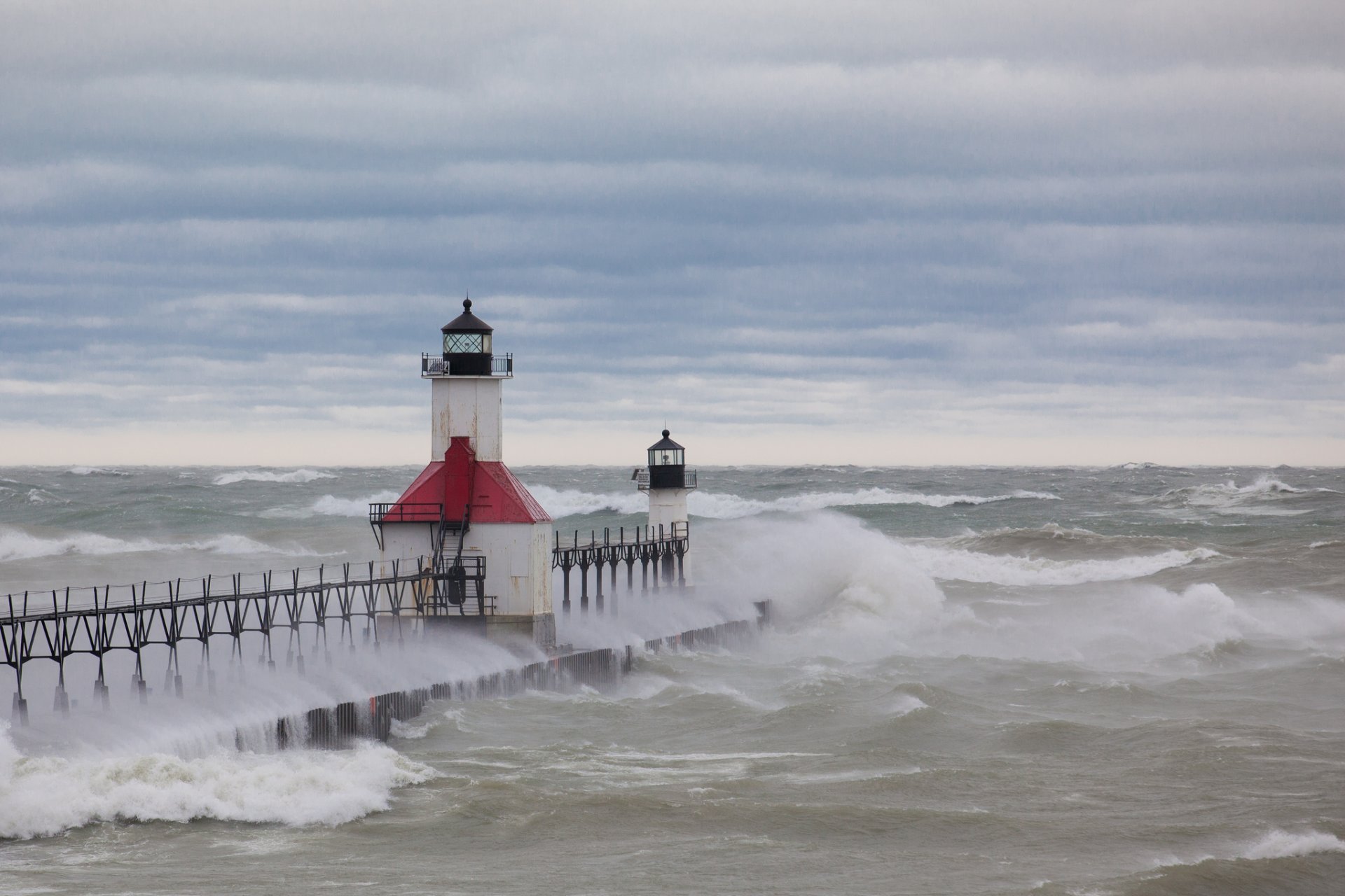 meer sturm pier leuchttürme