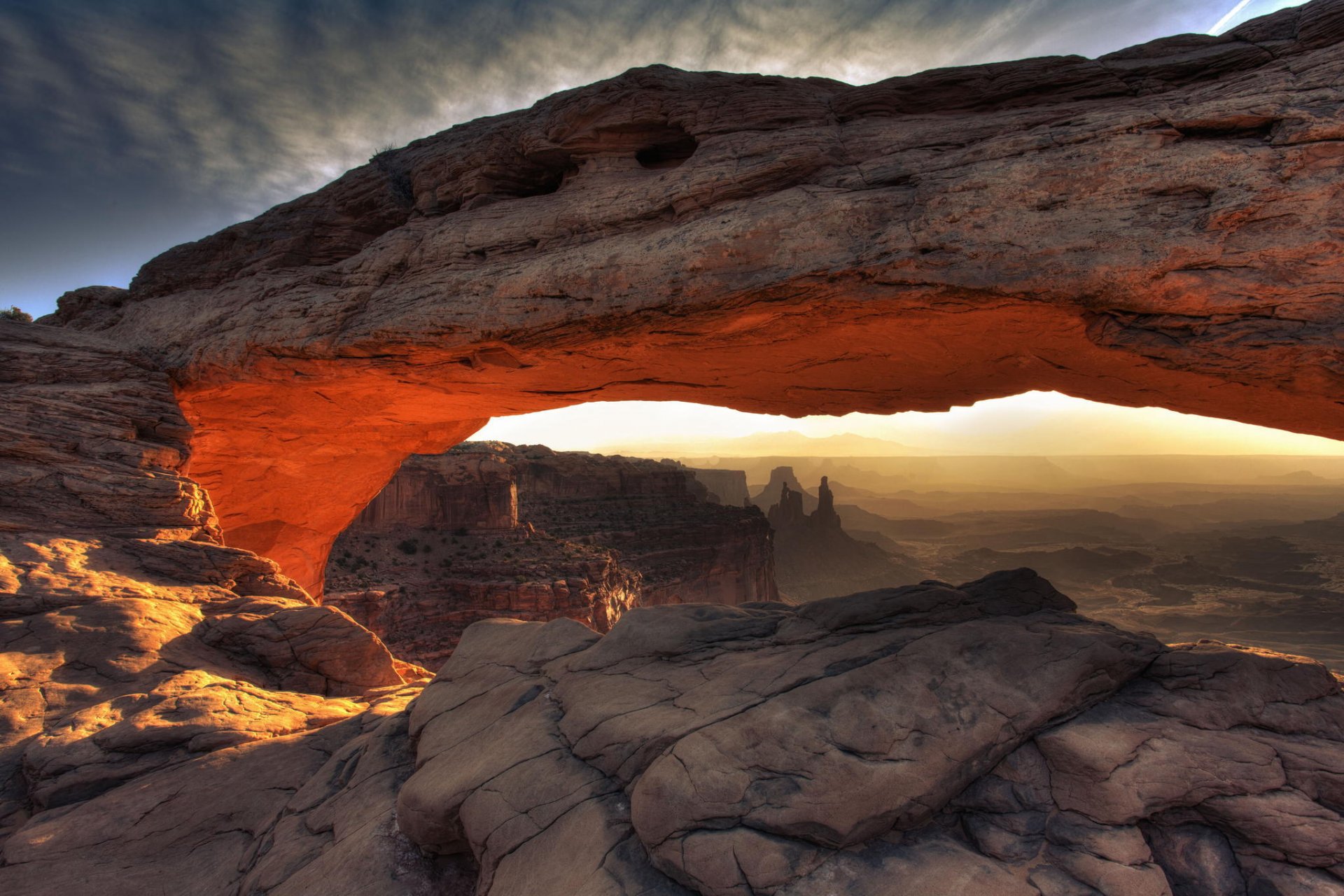 mesa arch canyonlands national park état utah usa canyon nature paysage montagne panorama amérique