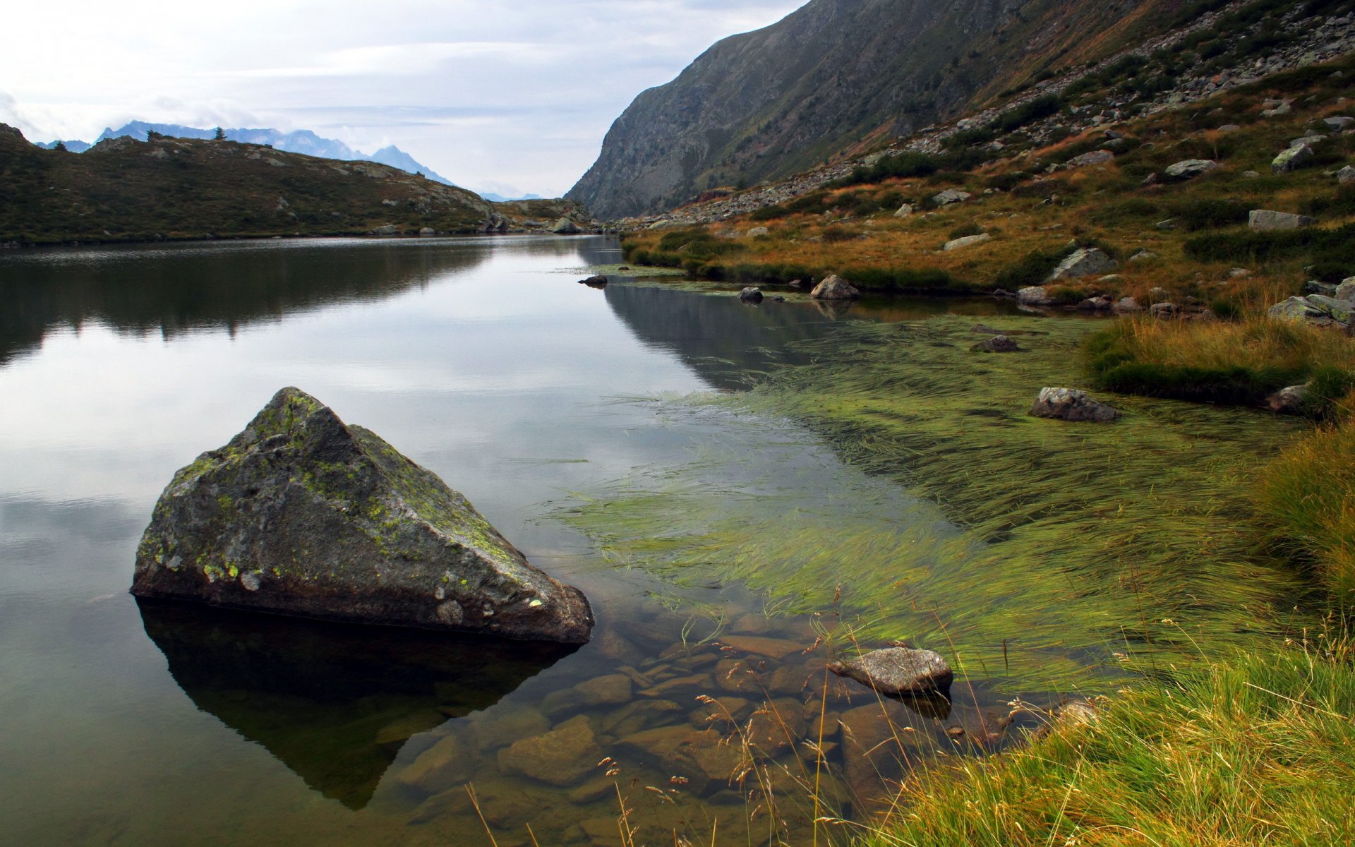 lac montagnes paysage