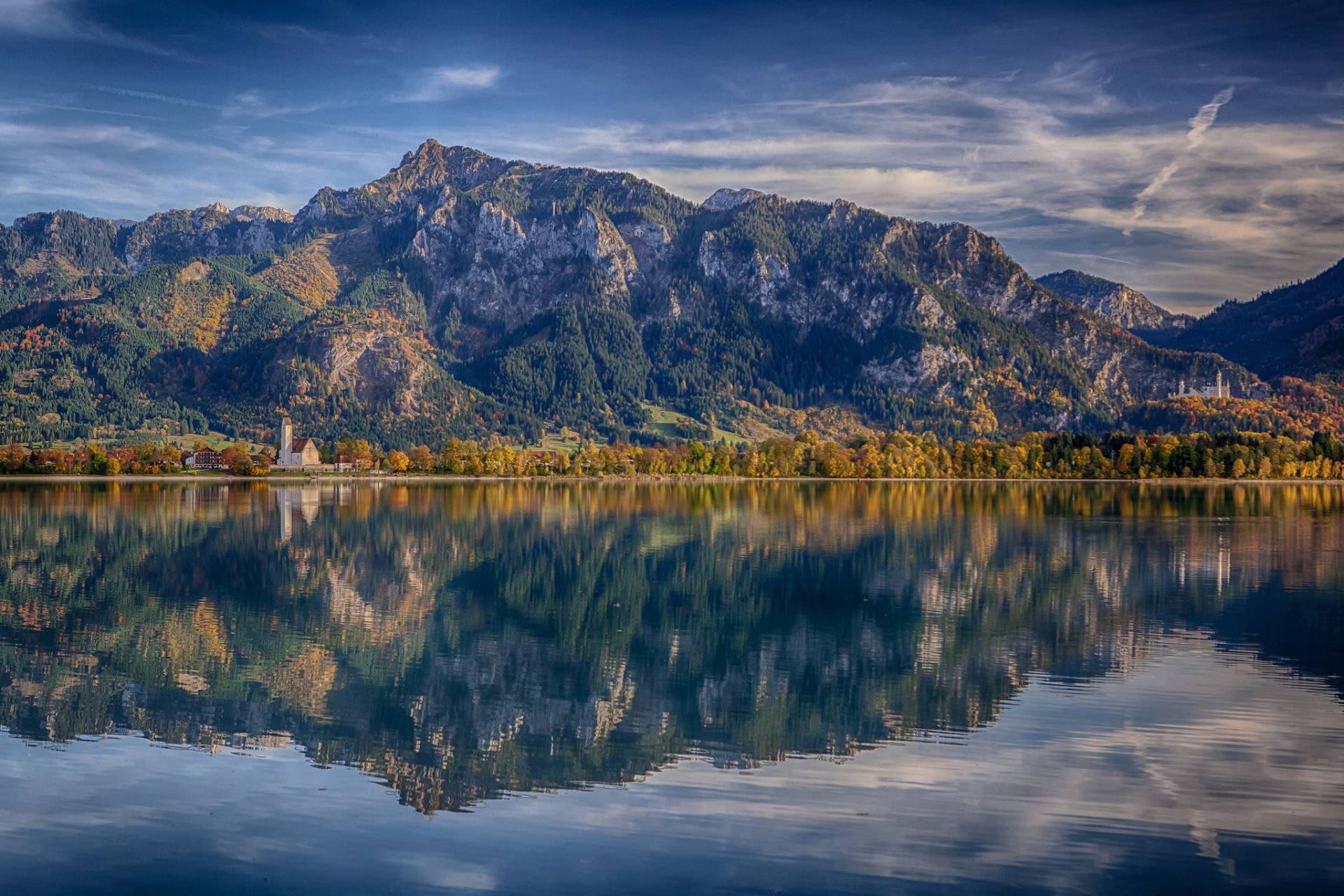 lac forgensee bavière allemagne alpes château de neuschwanstein lac forgensee montagnes réflexion