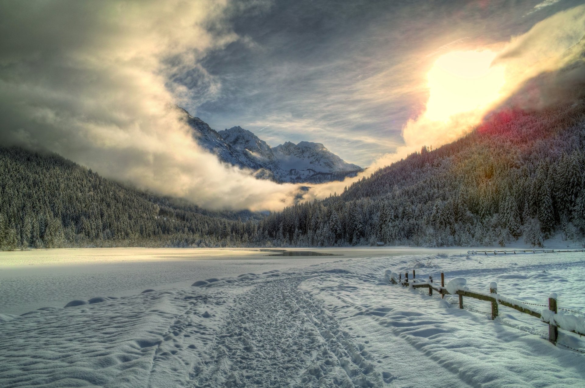 lago carretera montaña bosque nieve niebla luz foto burtn deviantart