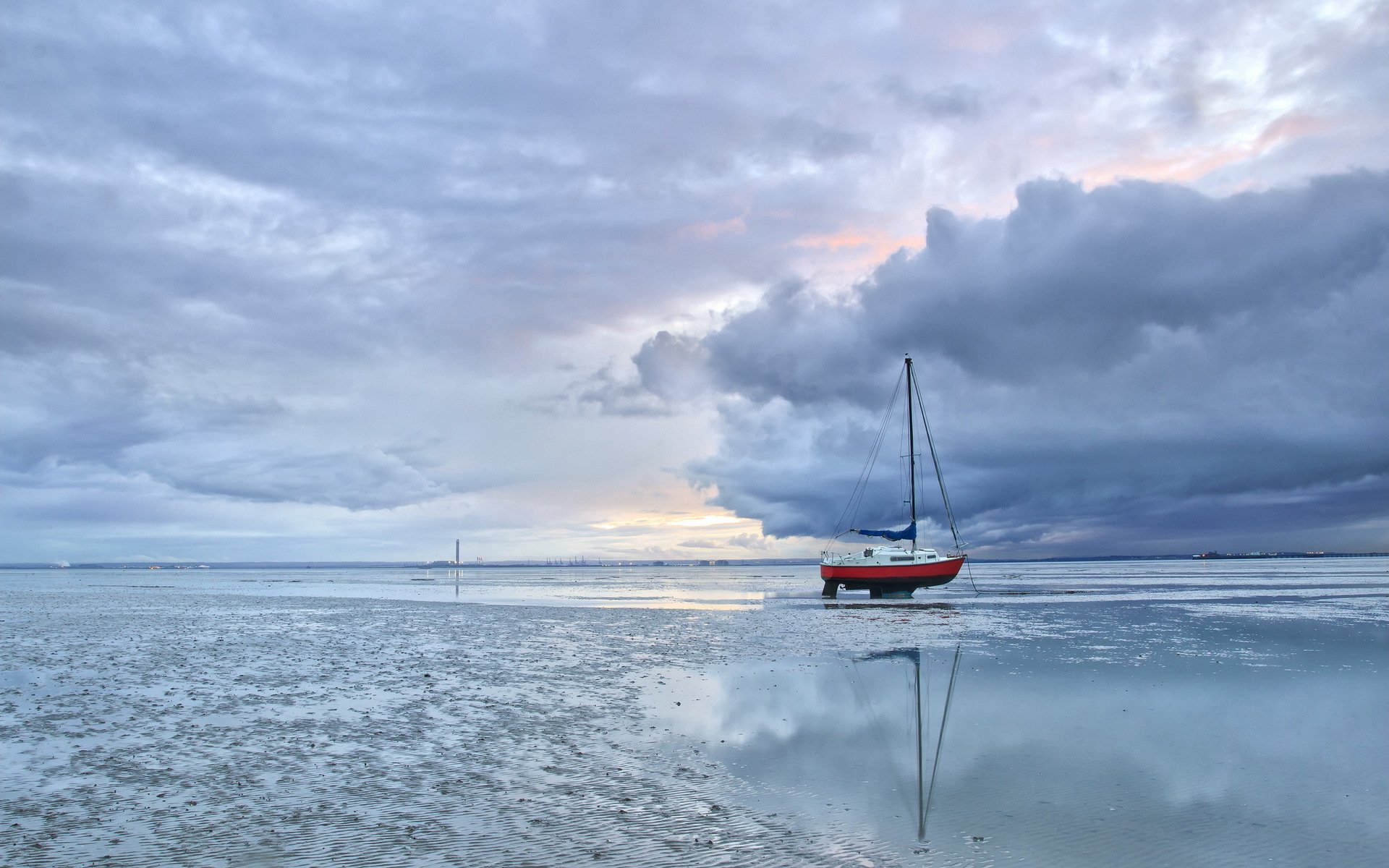 england southend-on-sea thorpe bay stranded boat landscape