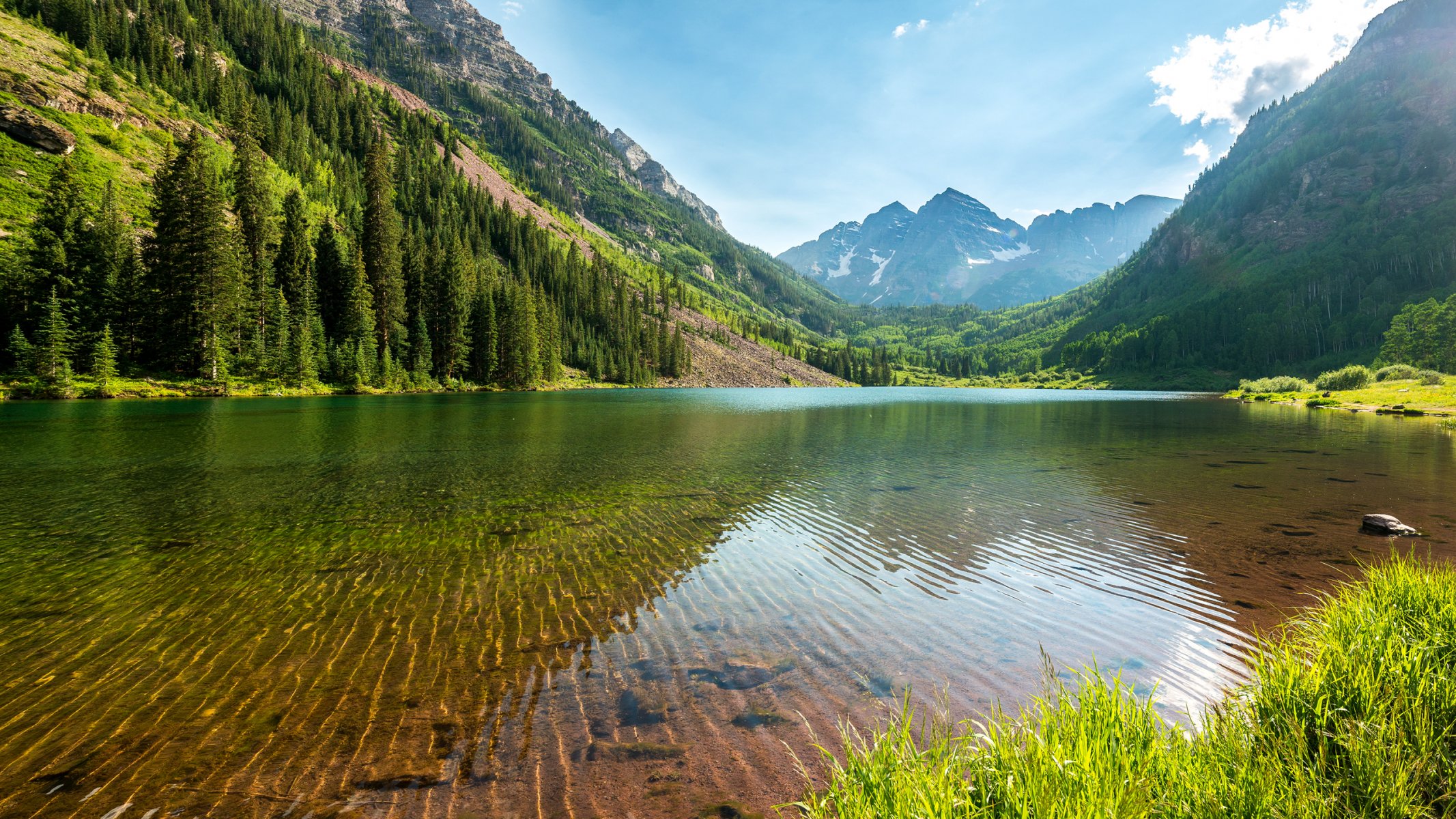 cielo montañas bosque árboles lago agua transparencia