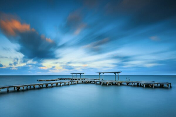 Mare blu e cielo in Spagna