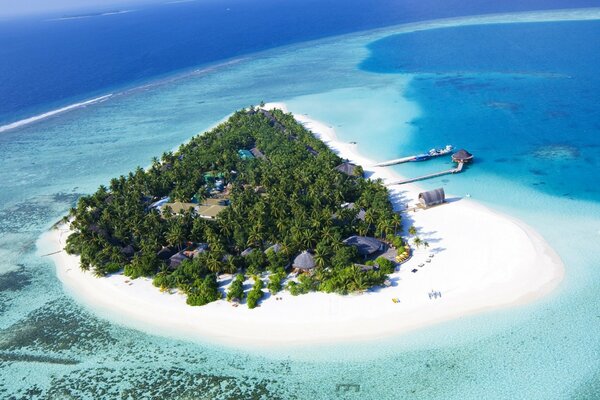 Spiaggia e Molo sull isola solitaria