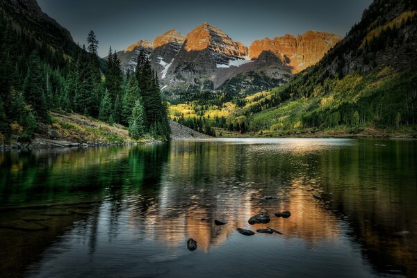 Colorado, un lago en las montañas. Paisaje