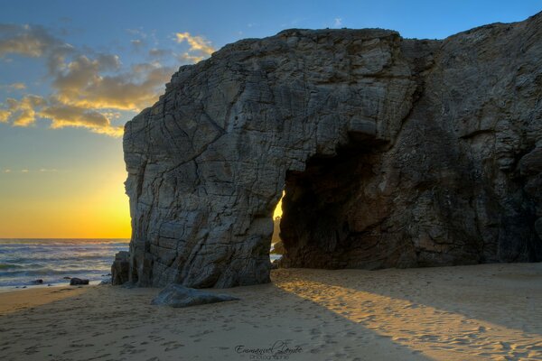 Roches dans la mer. France. Bretagne