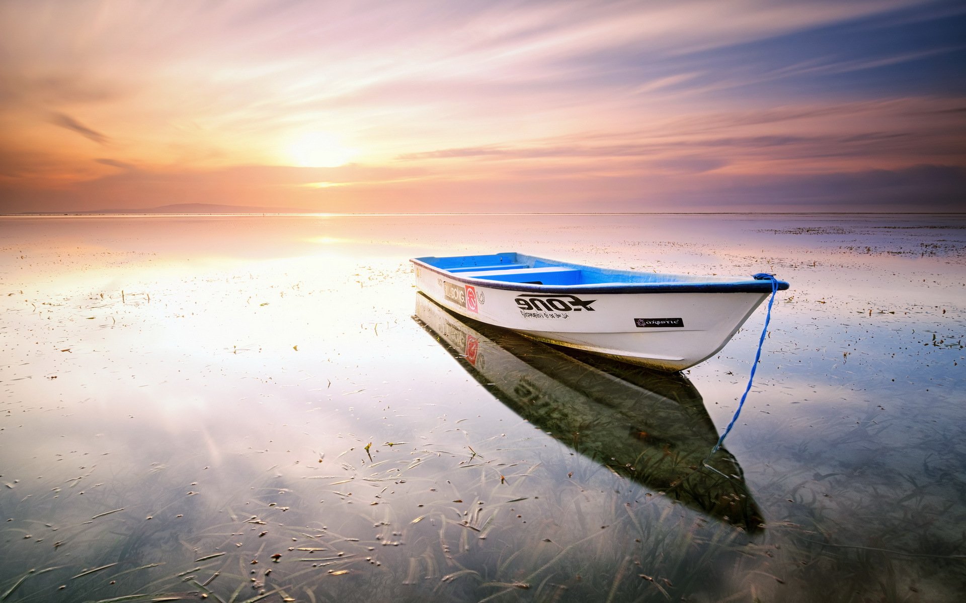 galleggiante da solo karang beach sanur bali indonesia