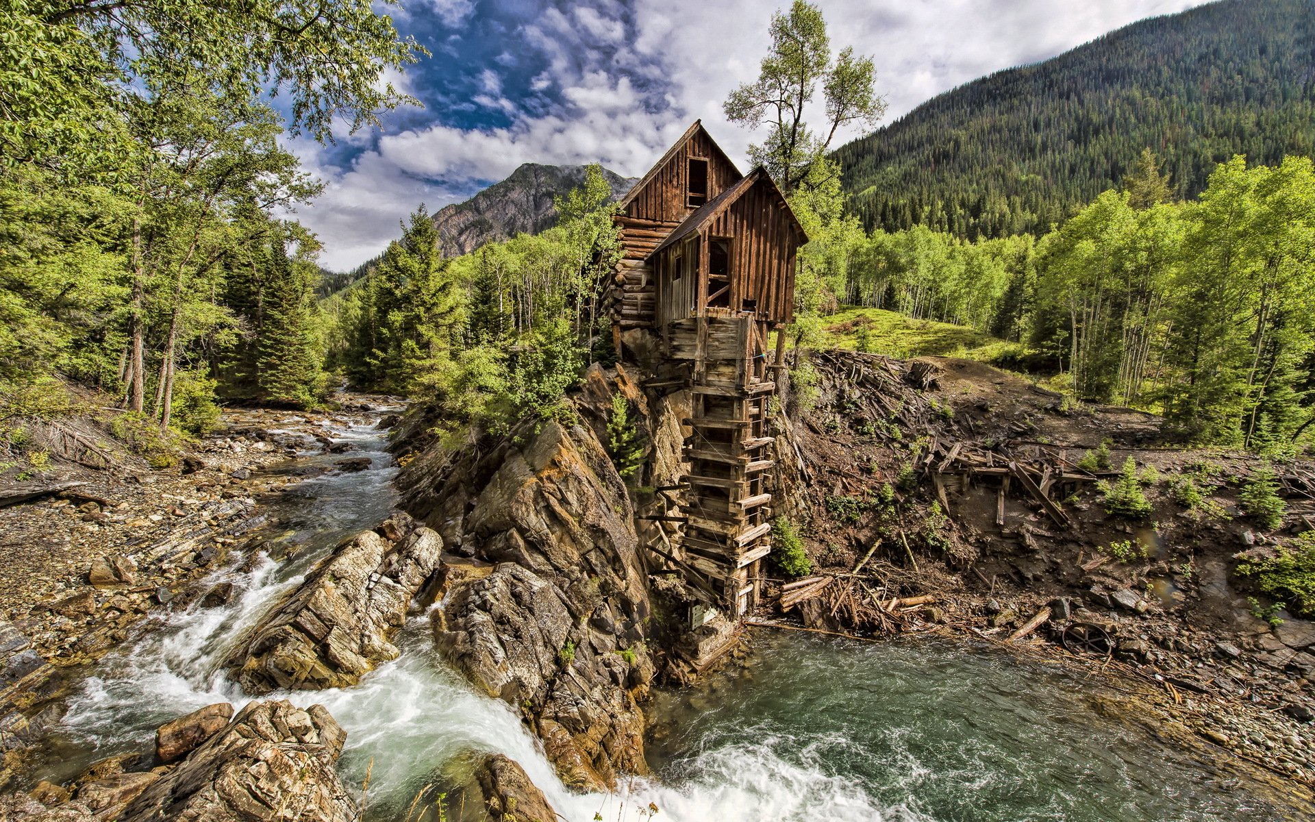 moulin à cristal marbre montagne cascade eau