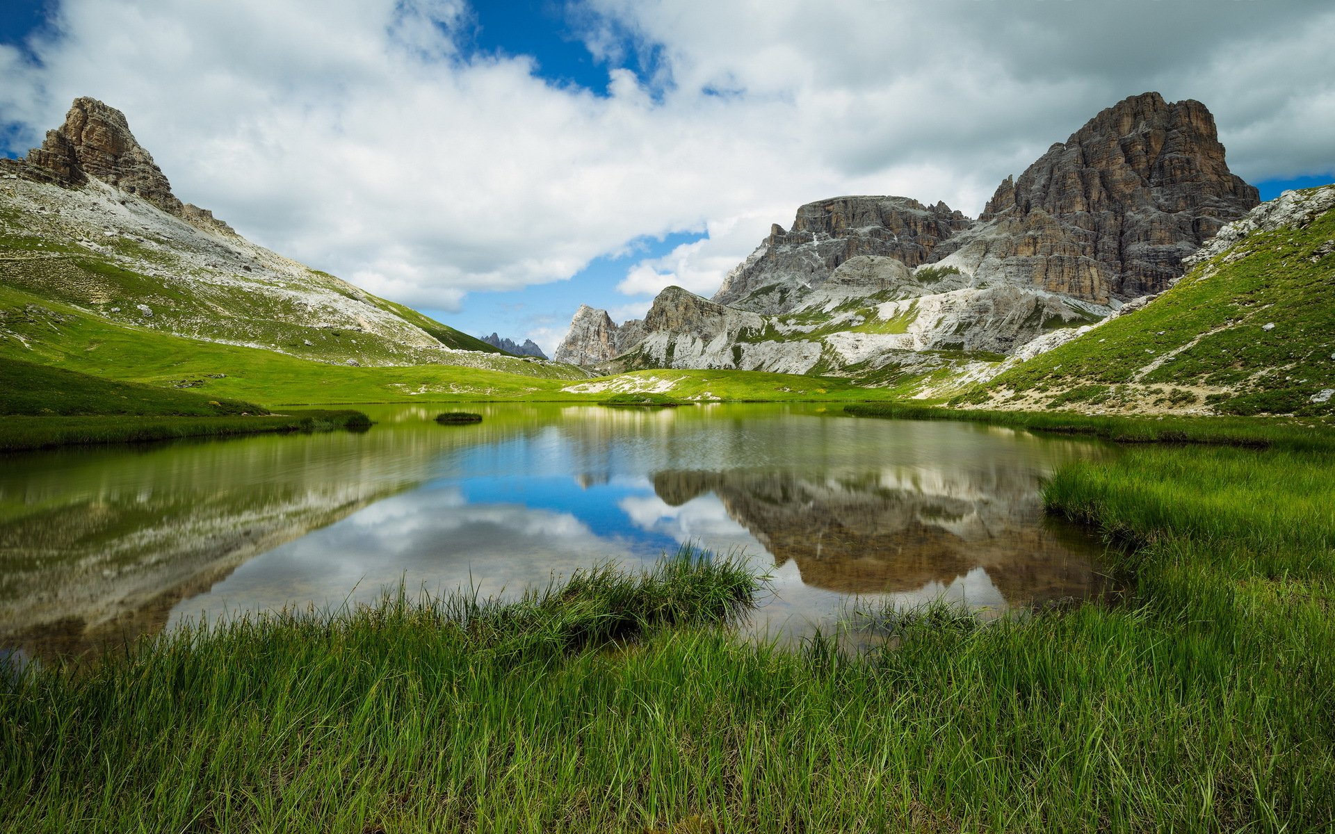 dolomites lac de montagne italie