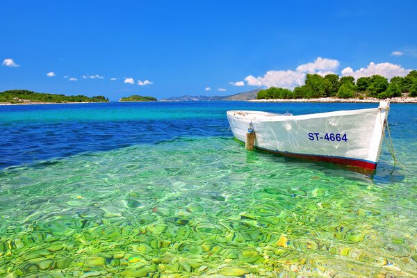 Boat at the pier on the island