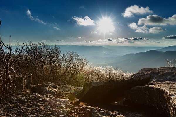 Paesaggio di montagna mattina autunno