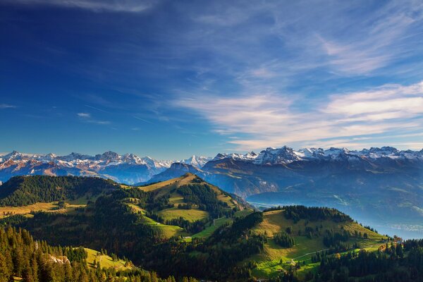 Ciel clair dans les montagnes