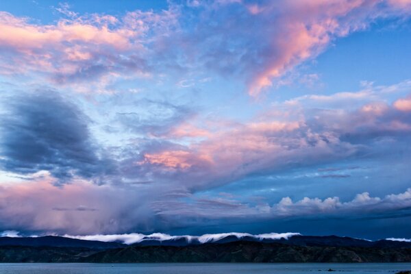 Tramonto nella baia della Nuova Zelanda