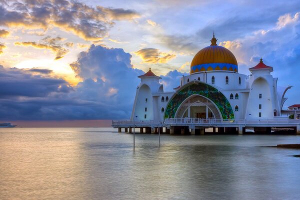 Moschee in der Straße von Malakka Moschee in Malaysia